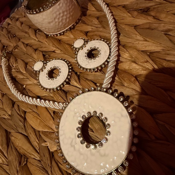 Heidi Daus Cream and Gold Jewelry Set
